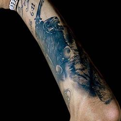 Левое рука изнутри картинка со щитом и мечом и Ефесянам 6:11 Библия