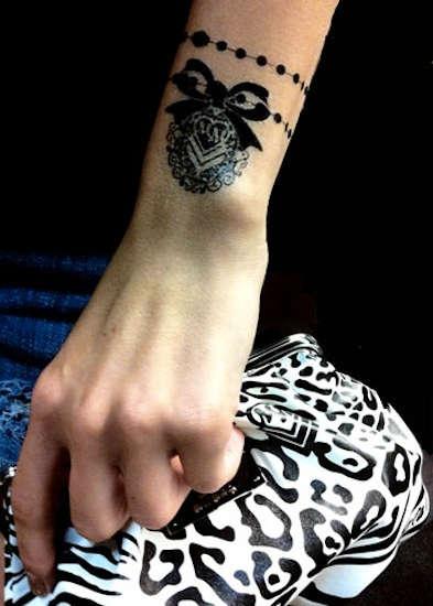 Тату браслет на запястье — татусоматика