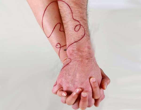 Тату на мизинце красная нить — парные решения судьбы