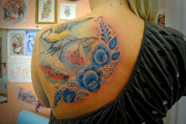 Тату гжель на спине