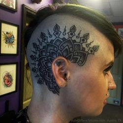 тату мандала, дотворк, пуантеризм