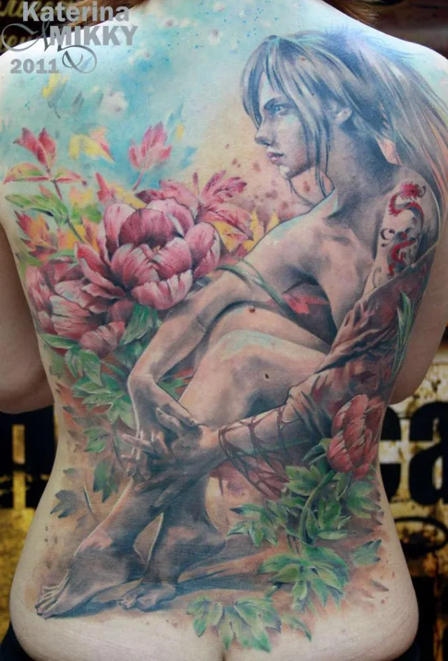 Тату портрет девушка в цветах