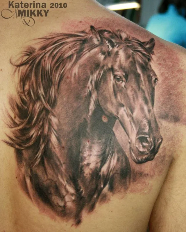 Тату лошадь