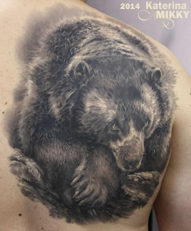 Тату медведь