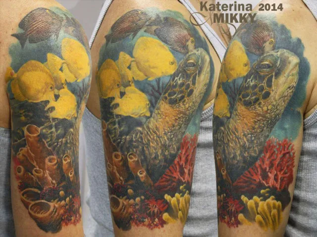 Тату черепаха морская в рифе