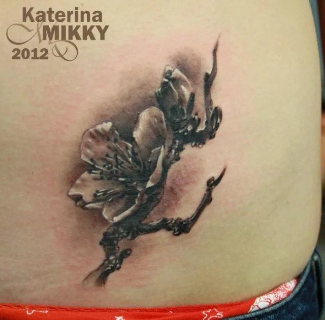 Тату цветок сакуры Cover up