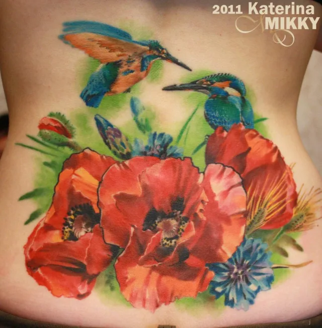 Тату маки, василёк и колибри