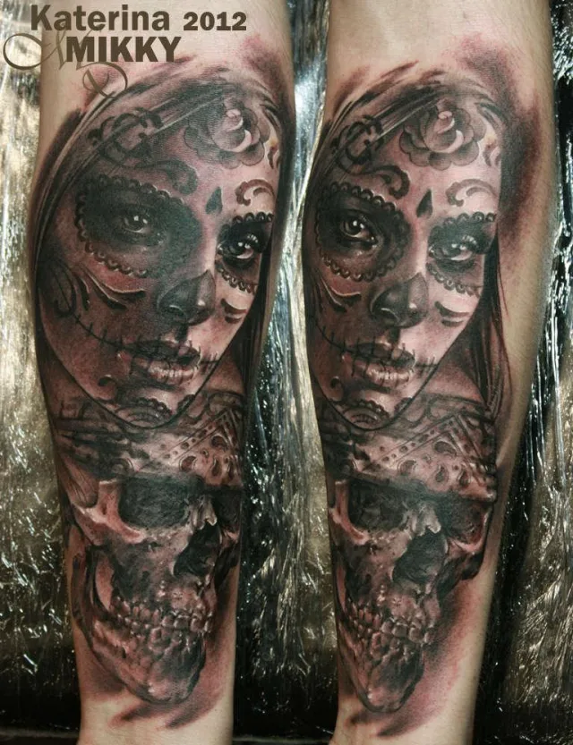 Тату череп Катрины Чикано