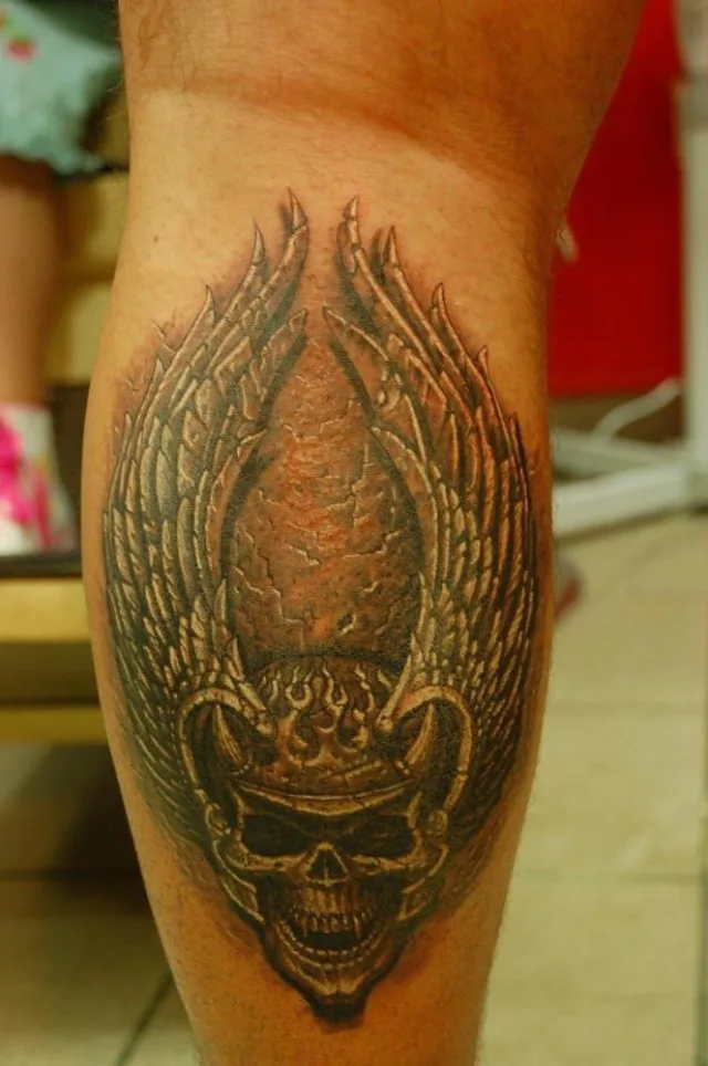 Тату череп Skull на ноге