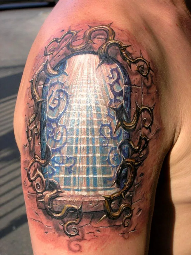 Тату лестница в небо на плече