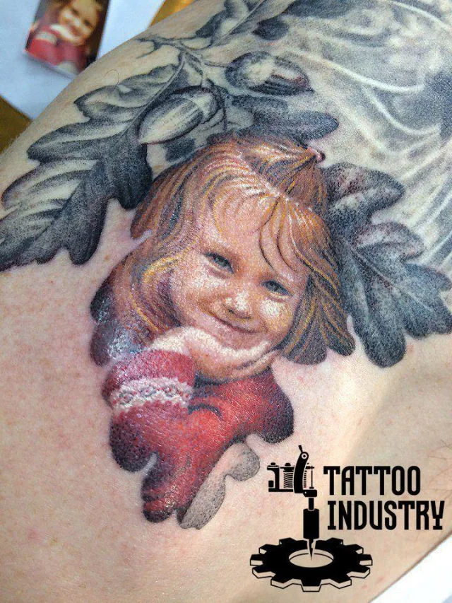 Тату портрет детский в ветке дуба дотворк