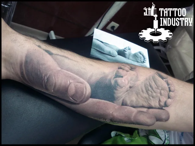 Тату по фотографии на руке мужская