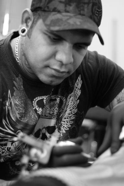 Интервью с татуировщиком Darwin Enriquez